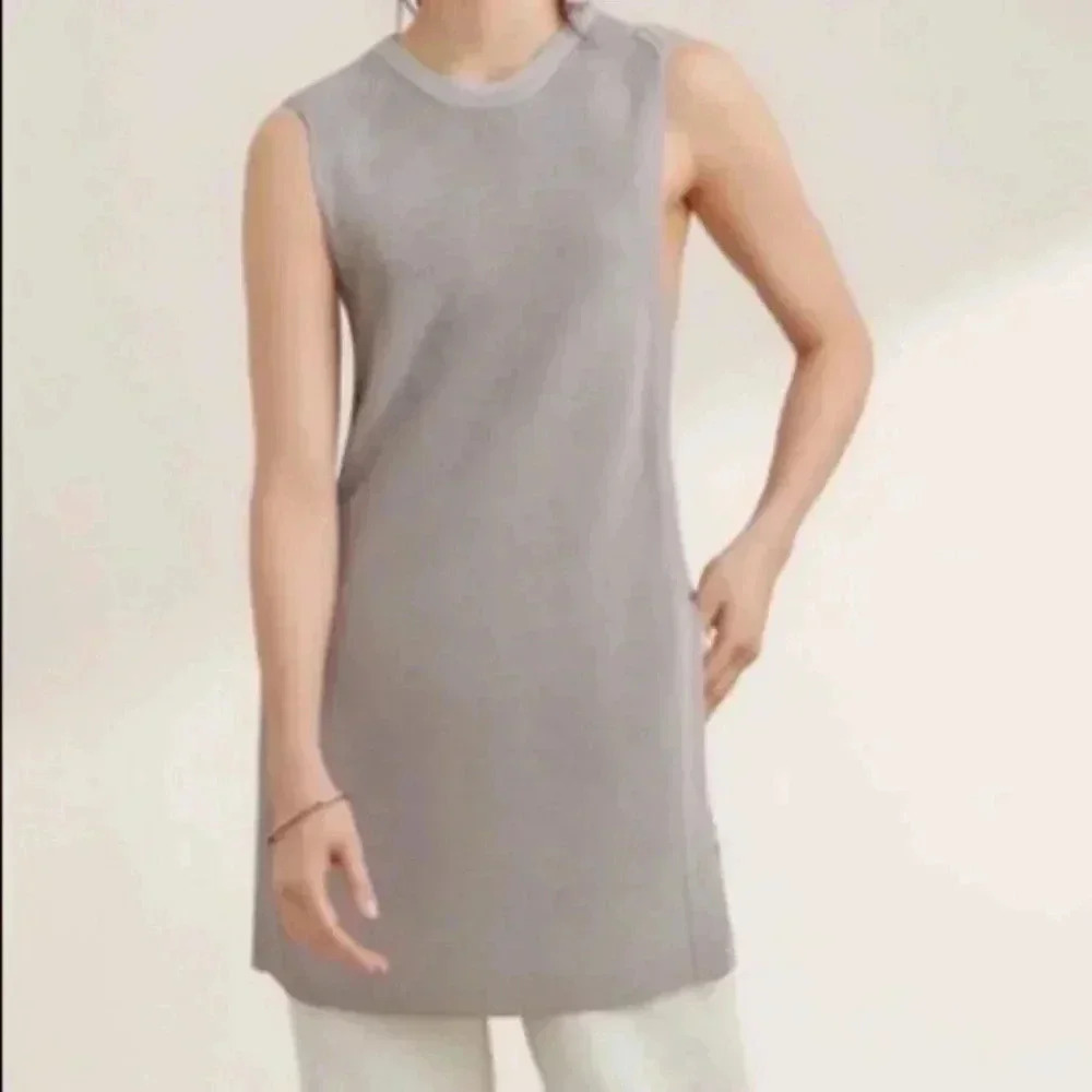 Wilfred Aritzia  Palmier Grained Beige Tunic Sleeveless Side Slit Sweater…